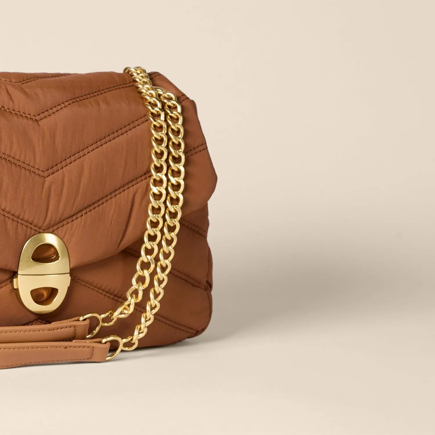 Amazon Essentials Soft Quilted Flap Bag