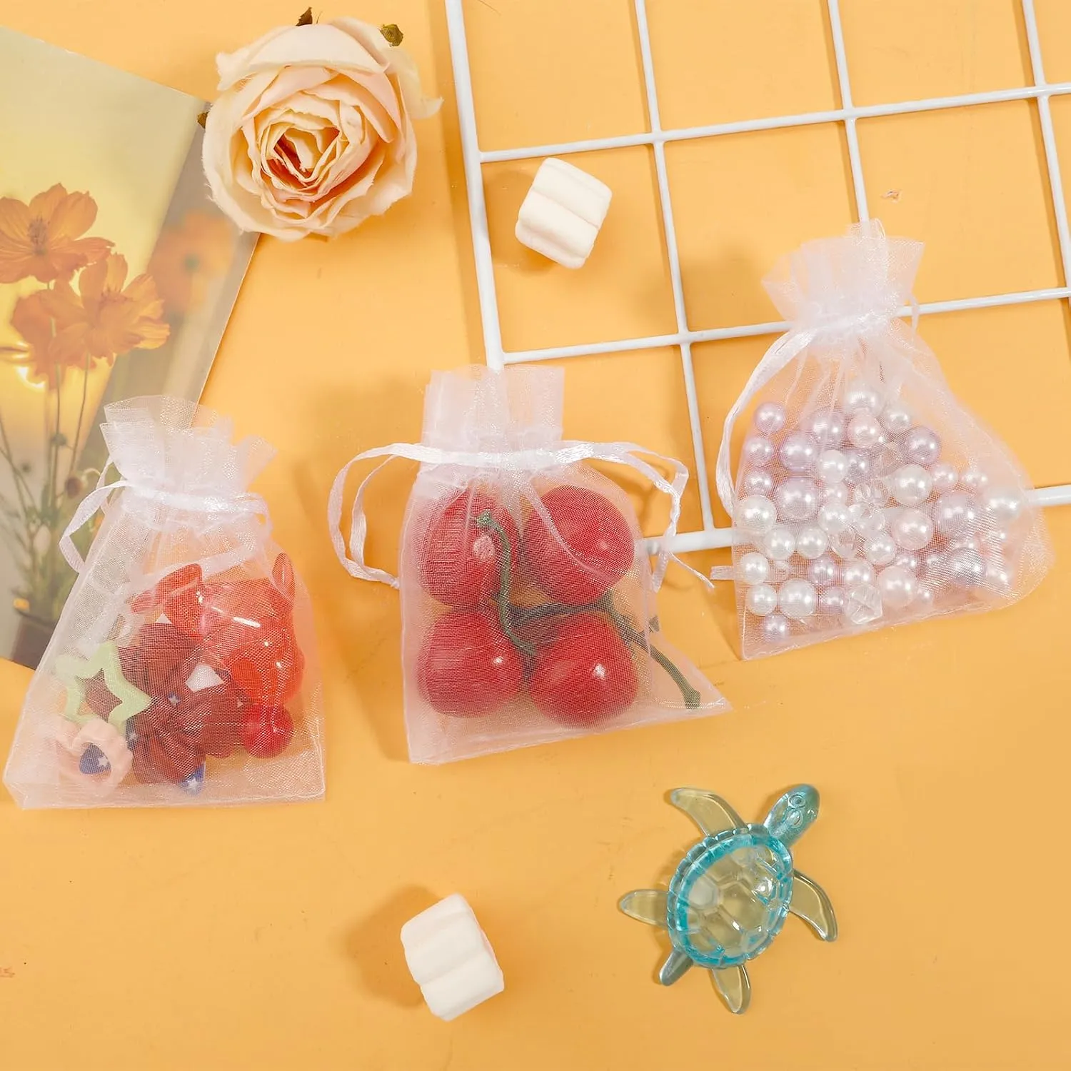 BOEIAC Organza Bags, White Organza Bags, 50Pcs, Sheer Organza Bags 3 x 4 inch, Jewelry Gift Bags, Party Favor Bags with Drawstring, Mesh Gift Pouches Mini Candy Bags for Wedding Christmas Party