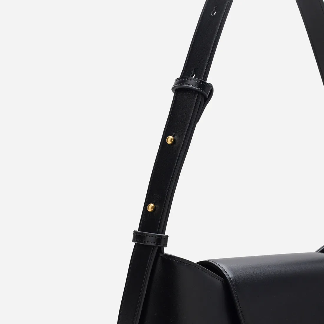 Della Shoulder Bag