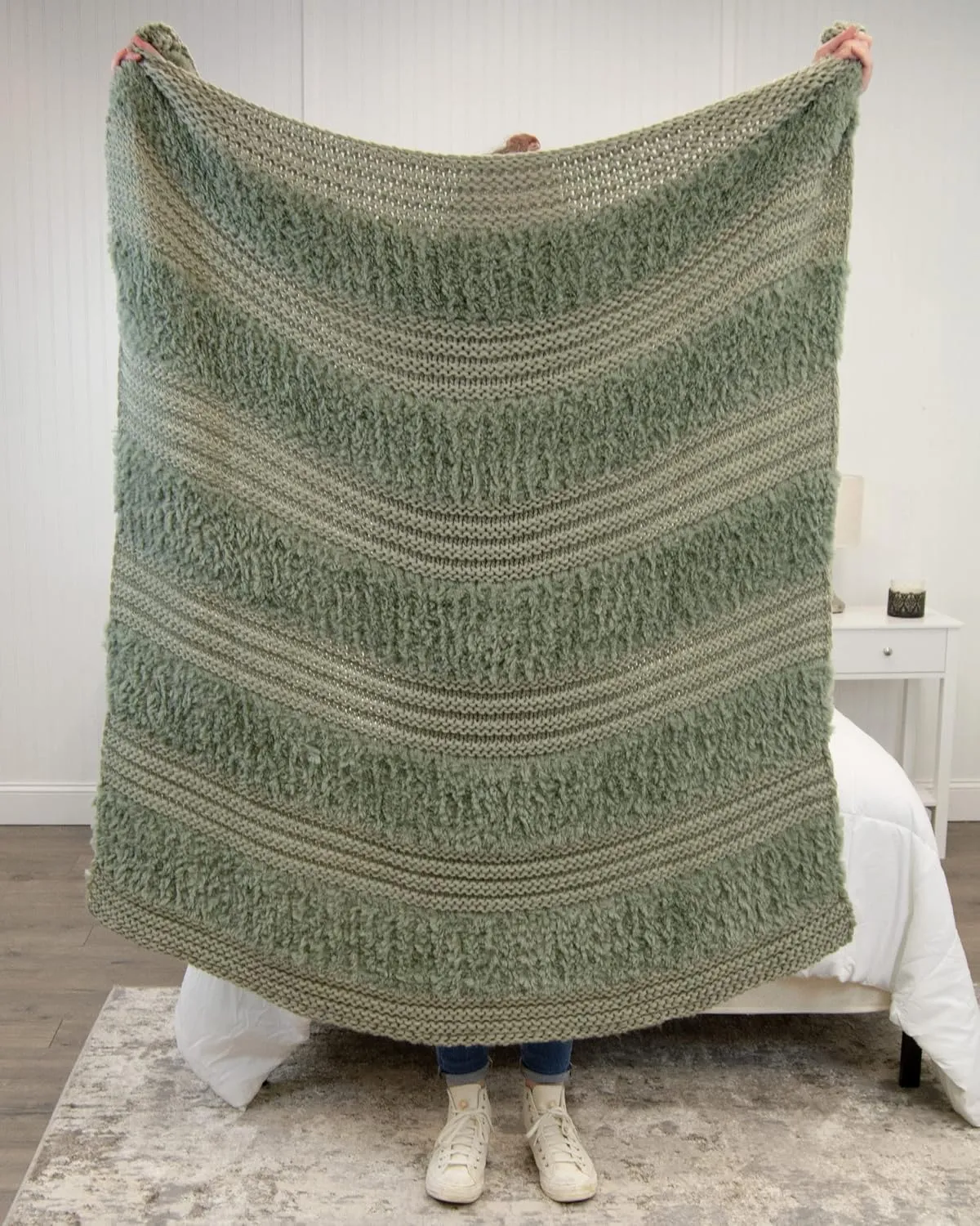 Donna Sharp Throw Blanket - Plush Knit Sage Contemporary Decorative Throw Blanket with Faux Fur Pattern