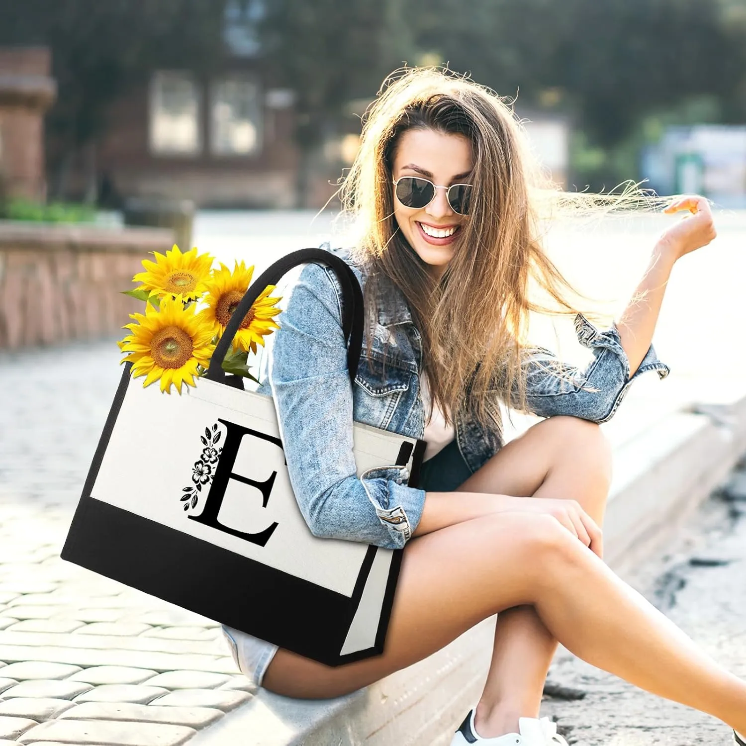 Initial Canvas Tote Bag, Personalized Birthday Gifts for Women Sister Mom Friend Teacher Bridesmaid, Monogrammed Women Tote Bag for Wedding Birthday Beach Holiday