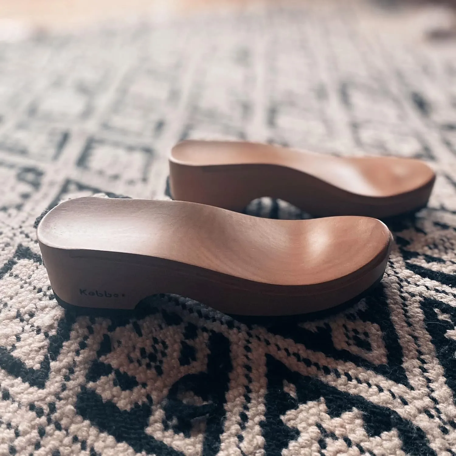 Kebba Edith - Handmade Wooden Clogs with Genuine Leather | Arch Support and Comfortable Fit | Chilean Tepa Platform and EVA Sole |Made in Villarrica, Chile