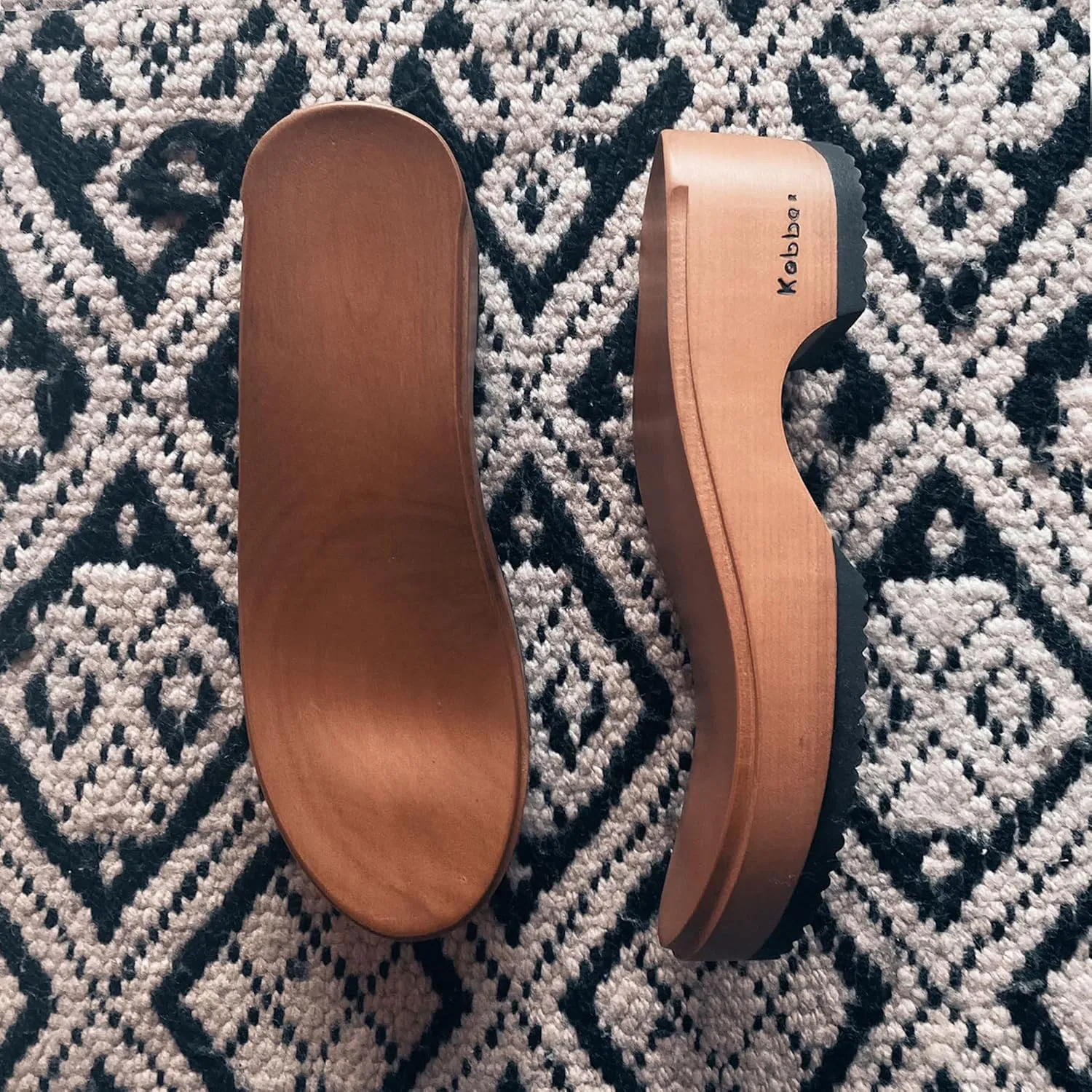 Kebba Edith - Handmade Wooden Clogs with Genuine Leather | Arch Support and Comfortable Fit | Chilean Tepa Platform and EVA Sole |Made in Villarrica, Chile