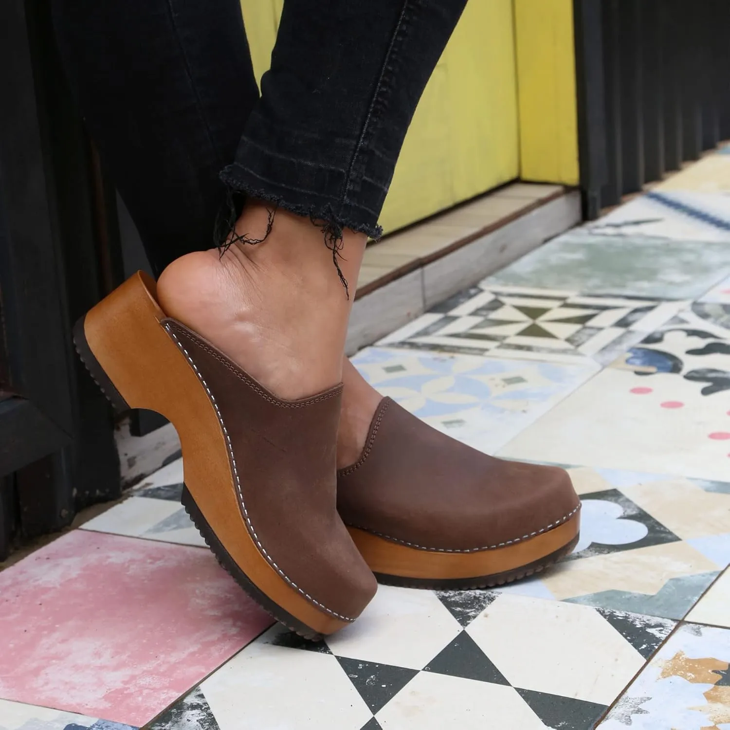 Kebba Edith - Handmade Wooden Clogs with Genuine Leather | Arch Support and Comfortable Fit | Chilean Tepa Platform and EVA Sole |Made in Villarrica, Chile