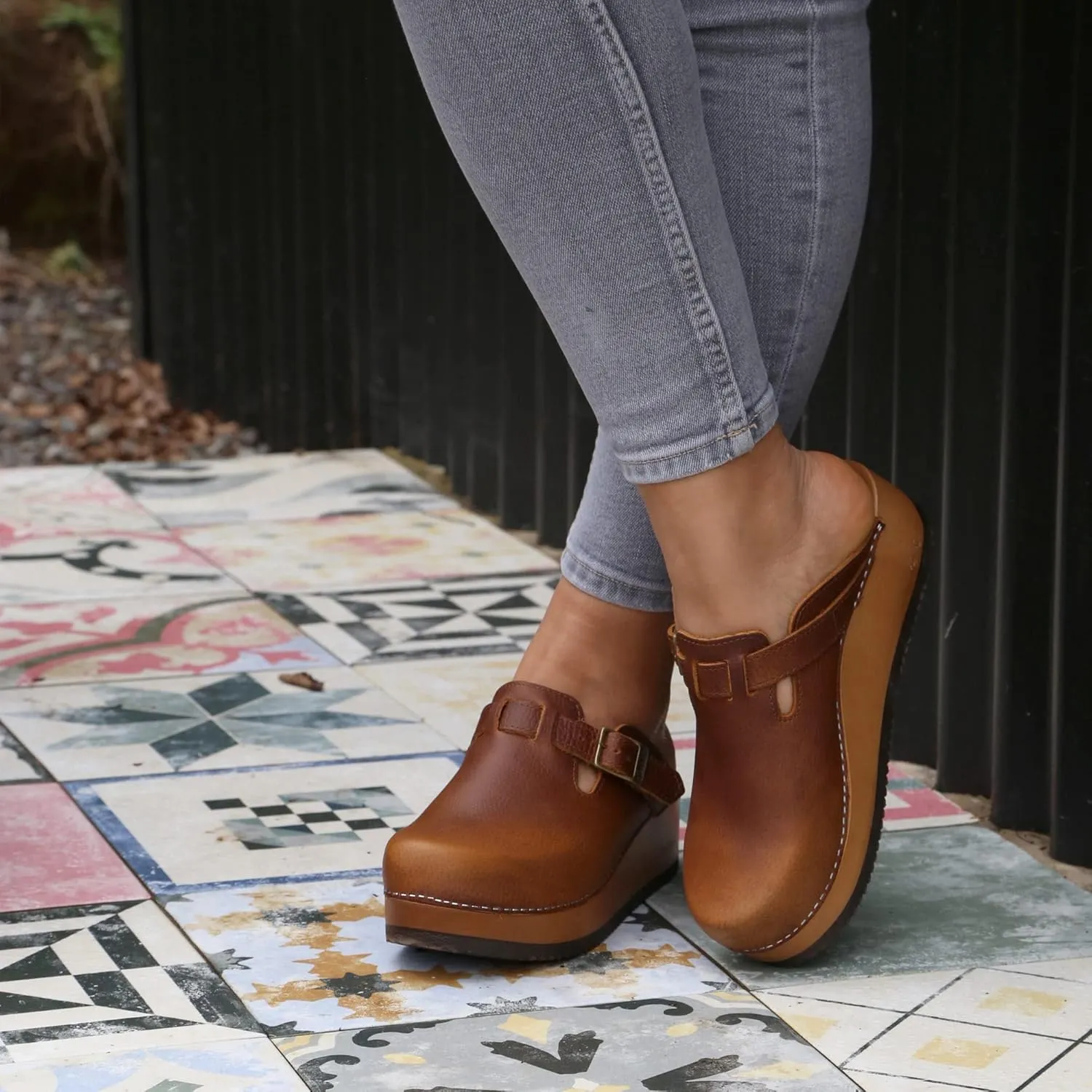 Kebba Liliane - Handmade Wooden Clogs with Genuine Leather | Arch Support and Comfortable Fit | Chilean Tepa Platform and EVA Sole |Made in Villarrica, Chile
