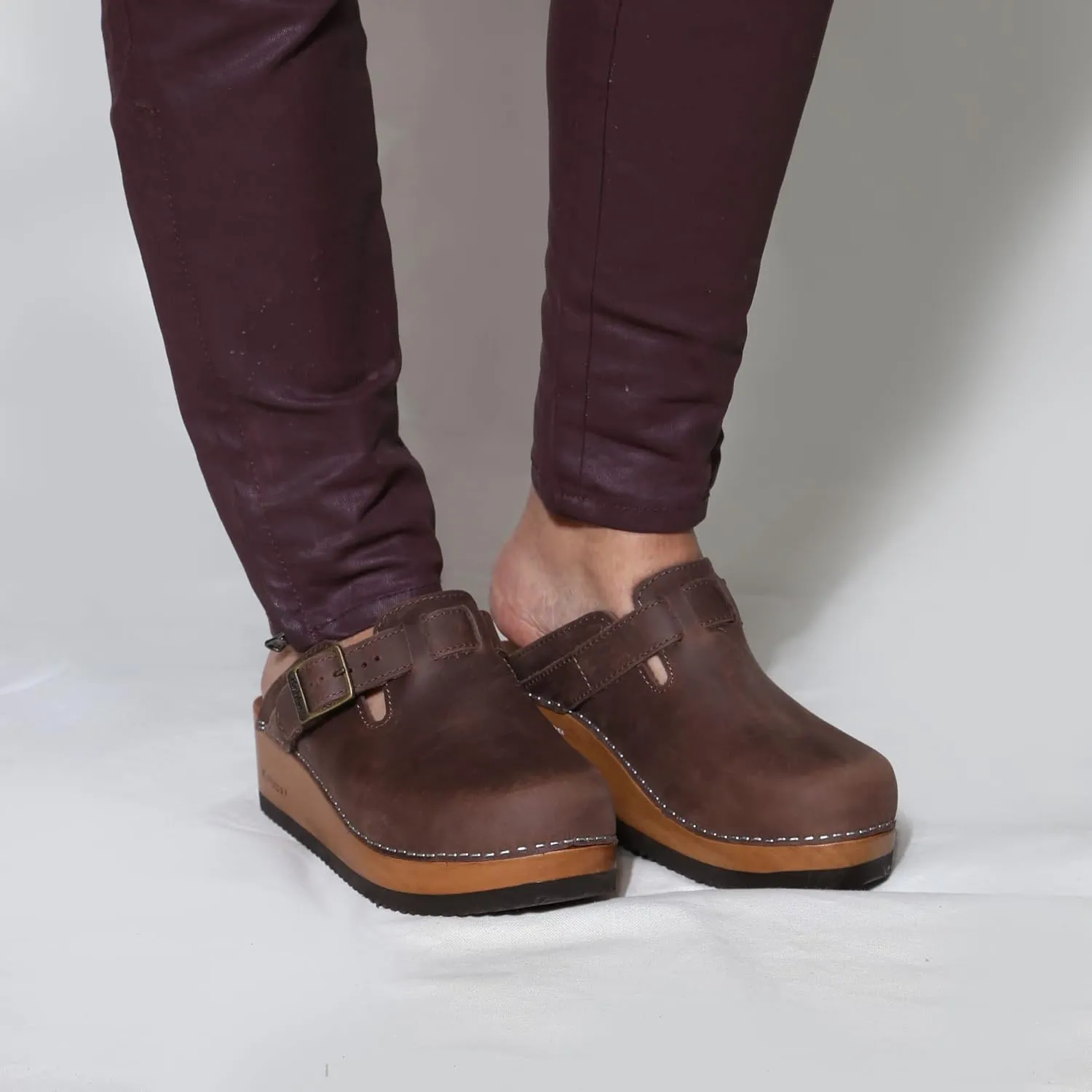 Kebba Liliane - Handmade Wooden Clogs with Genuine Leather | Arch Support and Comfortable Fit | Chilean Tepa Platform and EVA Sole |Made in Villarrica, Chile
