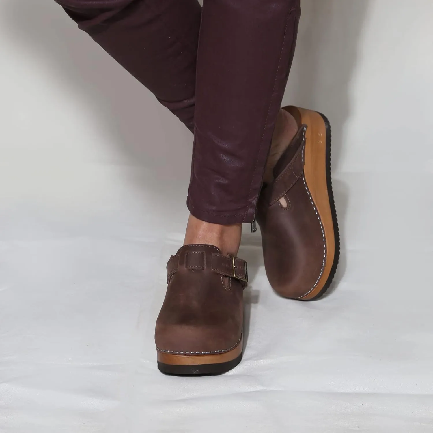 Kebba Liliane - Handmade Wooden Clogs with Genuine Leather | Arch Support and Comfortable Fit | Chilean Tepa Platform and EVA Sole |Made in Villarrica, Chile