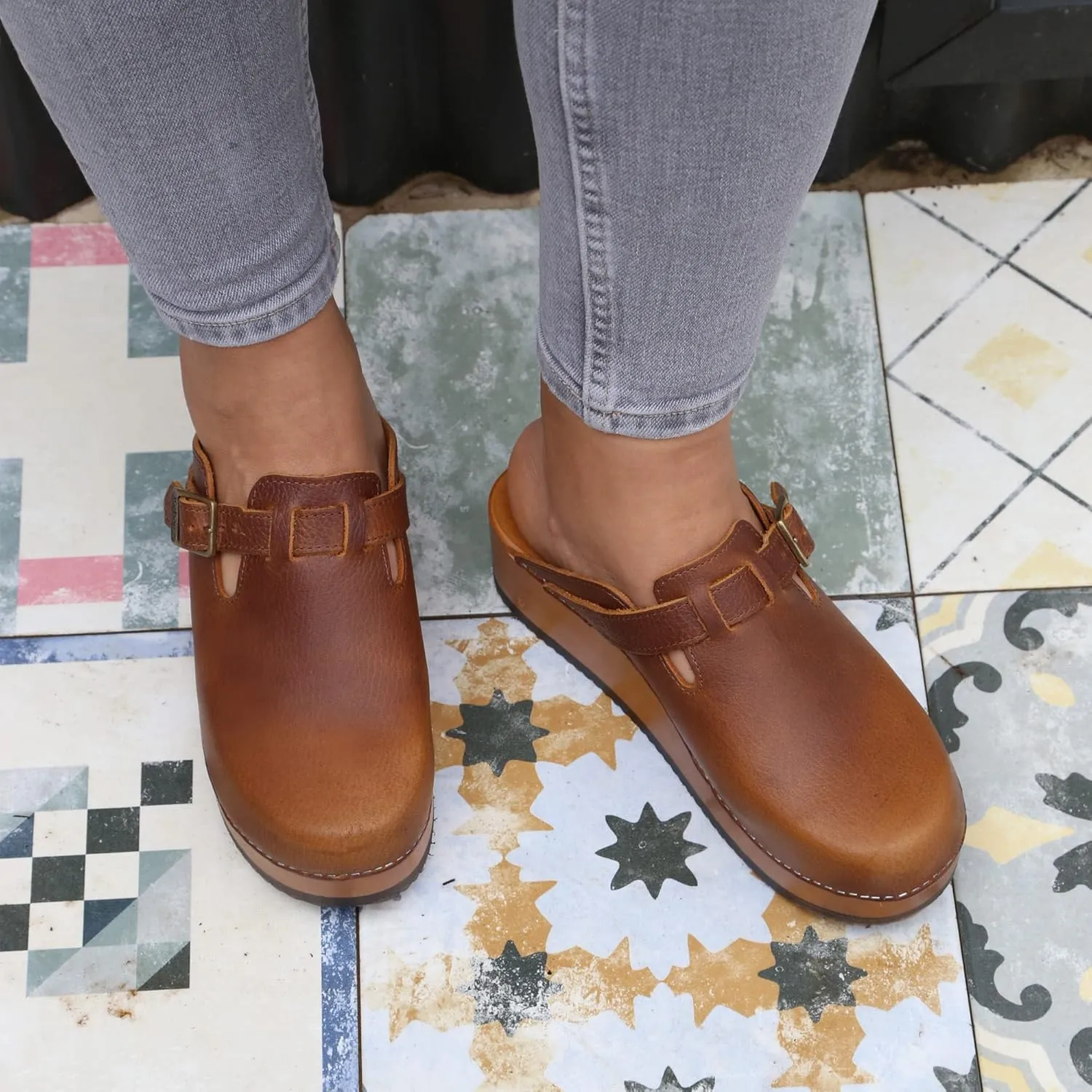Kebba Liliane - Handmade Wooden Clogs with Genuine Leather | Arch Support and Comfortable Fit | Chilean Tepa Platform and EVA Sole |Made in Villarrica, Chile