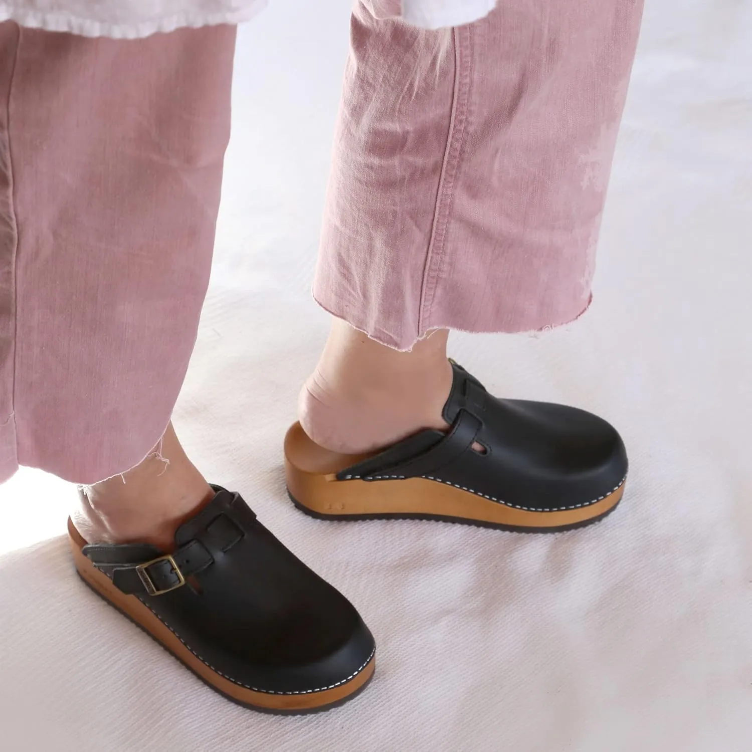 Kebba Liliane - Handmade Wooden Clogs with Genuine Leather | Arch Support and Comfortable Fit | Chilean Tepa Platform and EVA Sole |Made in Villarrica, Chile