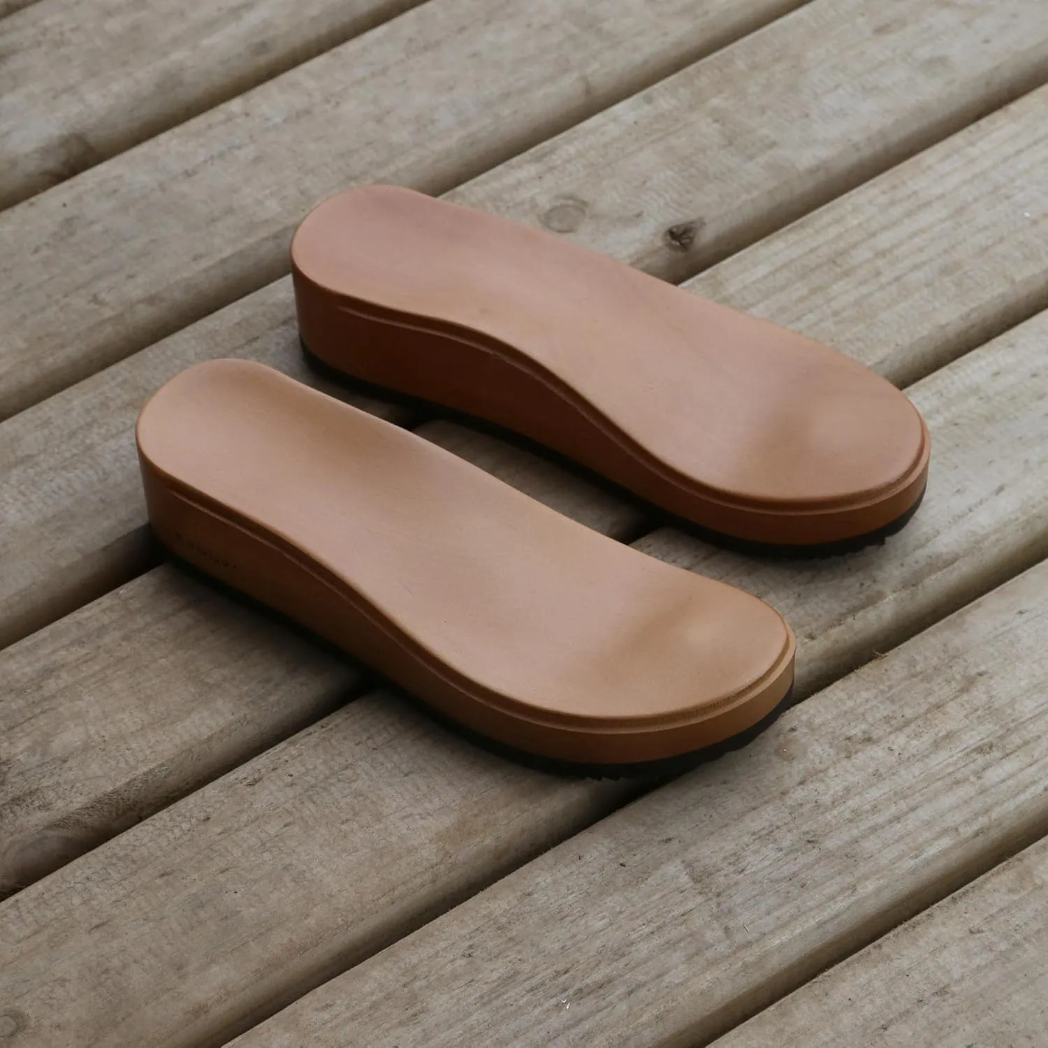 Kebba Liliane - Handmade Wooden Clogs with Genuine Leather | Arch Support and Comfortable Fit | Chilean Tepa Platform and EVA Sole |Made in Villarrica, Chile