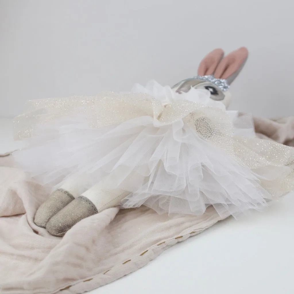 Keepsake Regal Hebe Hare