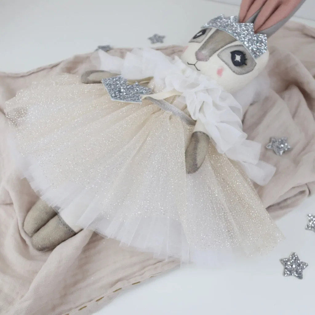 Keepsake Regal Hebe Hare