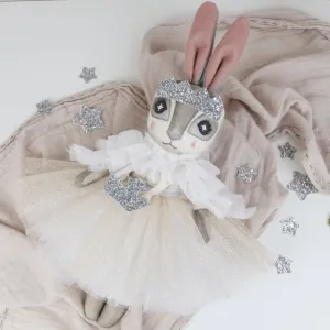 Keepsake Regal Hebe Hare