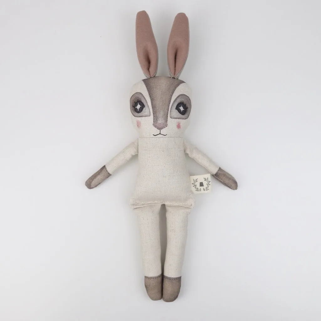 Keepsake Regal Hebe Hare