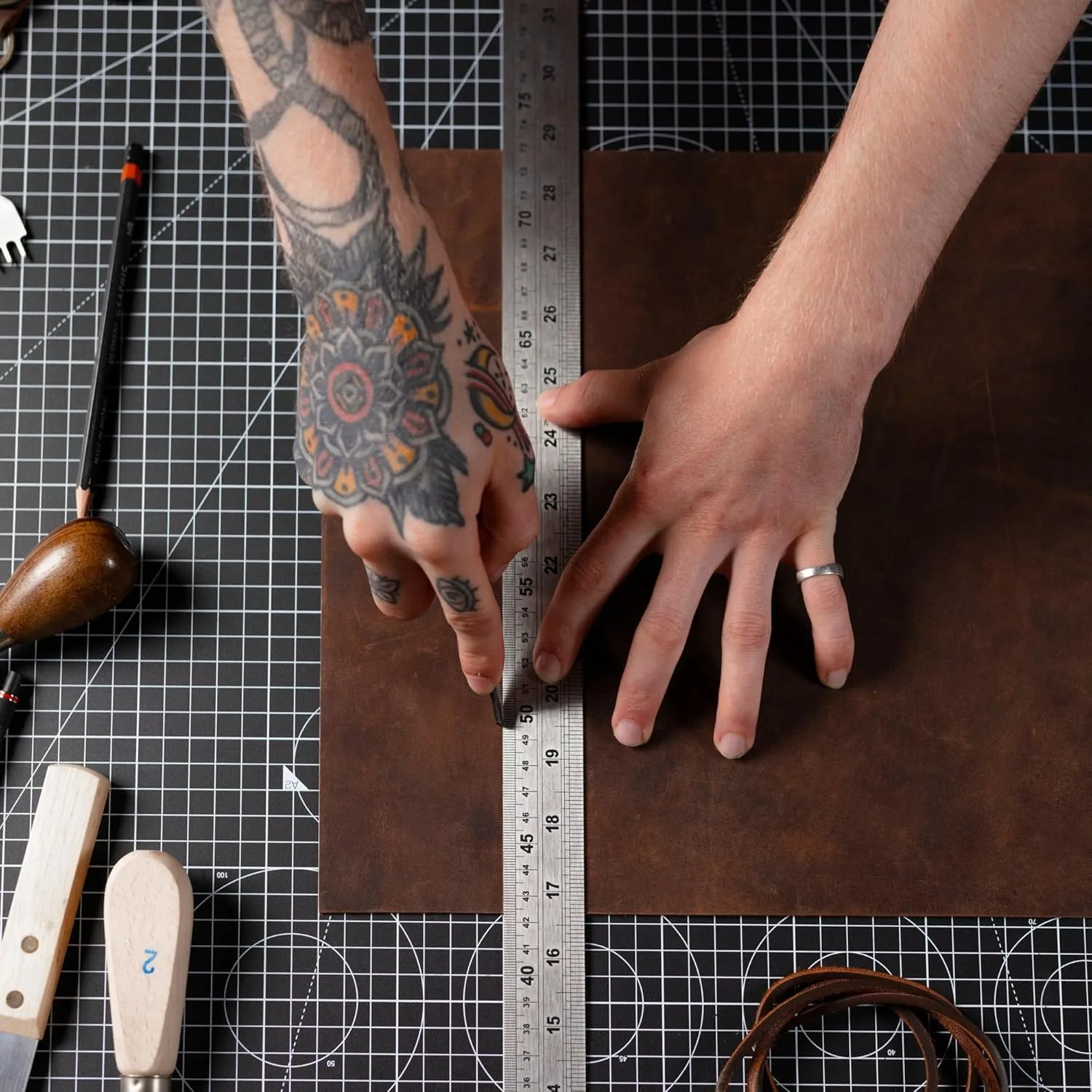 Moonster Genuine Leather Sheets for Crafts, Tooling Leather Sheet 12"x24" – Full Grain Buffalo Leather Fabric, Leather Crafting Kit, Veg Tan Leather for Leather Craft with 36" Cord – Soft Brown