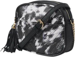 NGIL Women's Faux Leather Chevron Quilted Crossbody Bag Stylish Trendy Small Shoulder Lightweight Zippered Travel Purses