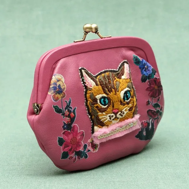 TAMAO WORLD × NATHALIE LETE Embroidery Frame Pouch Pink