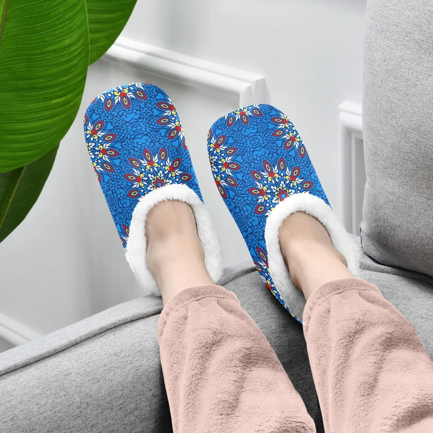 Unisex Slipper Abstract Blue Ethnic Pattern Coral Fleece House Slipper Anti-Skid Indoor Socks House Shoes for Men and Women