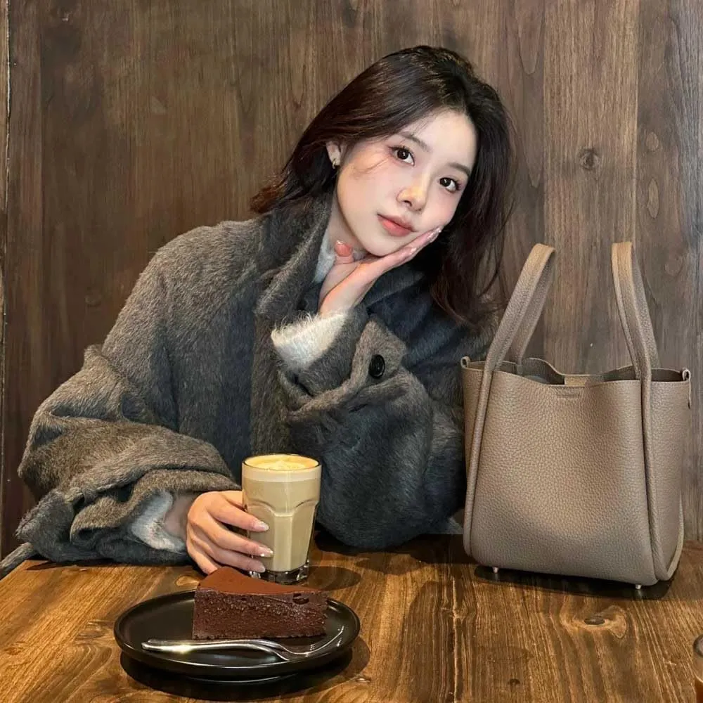 Women's Classic Design Luxury Leather Bag Soft Handbag Fashion Multi functional Bucket Bag Elegant Handbag