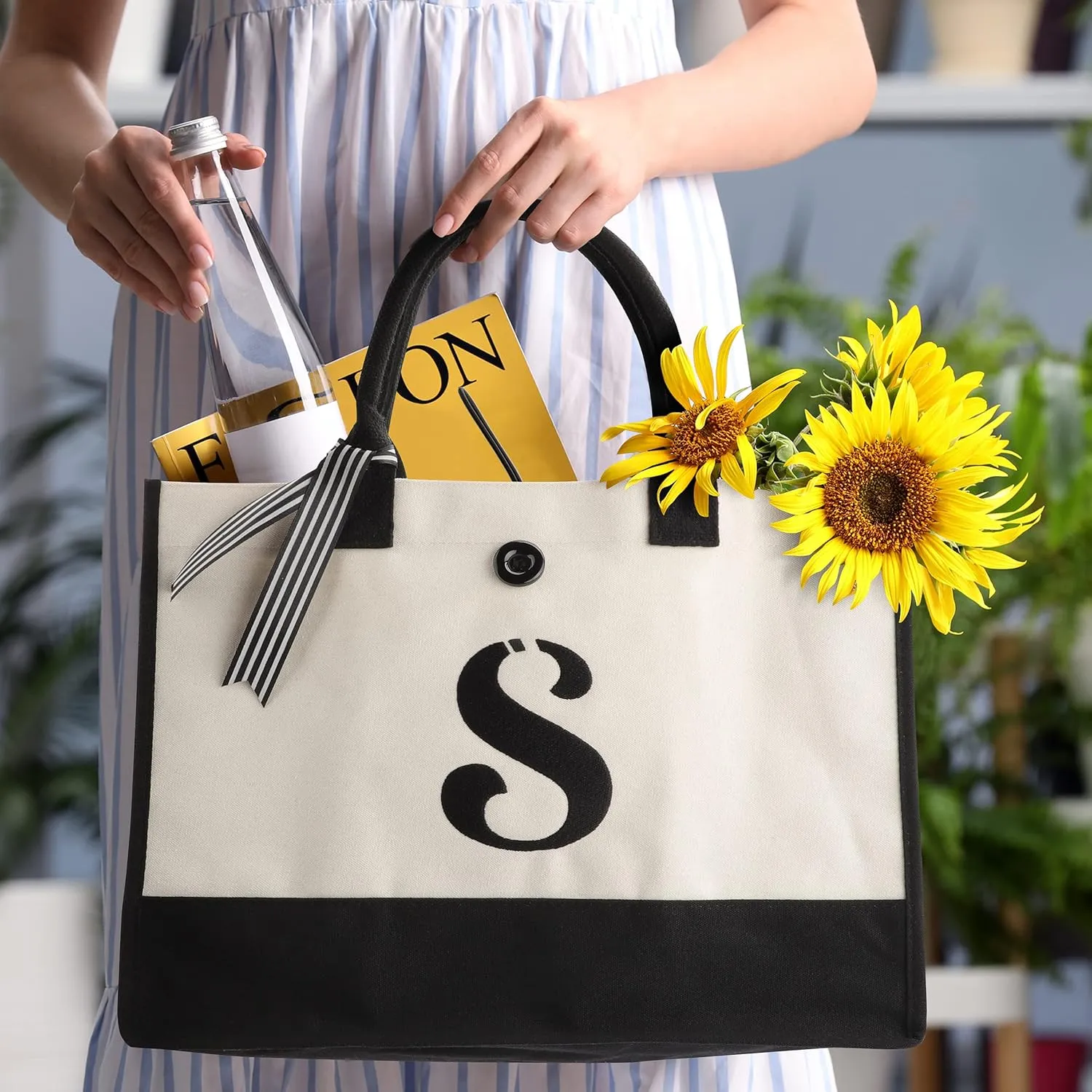 YOOFAN Initial Canvas Tote Bag - Personalized Monogrammed Gift Tote Bag for Wedding, Birthday, Beach, Holiday - Gift for Women, Mom, Teachers, Friends, Bridesmaids (S)